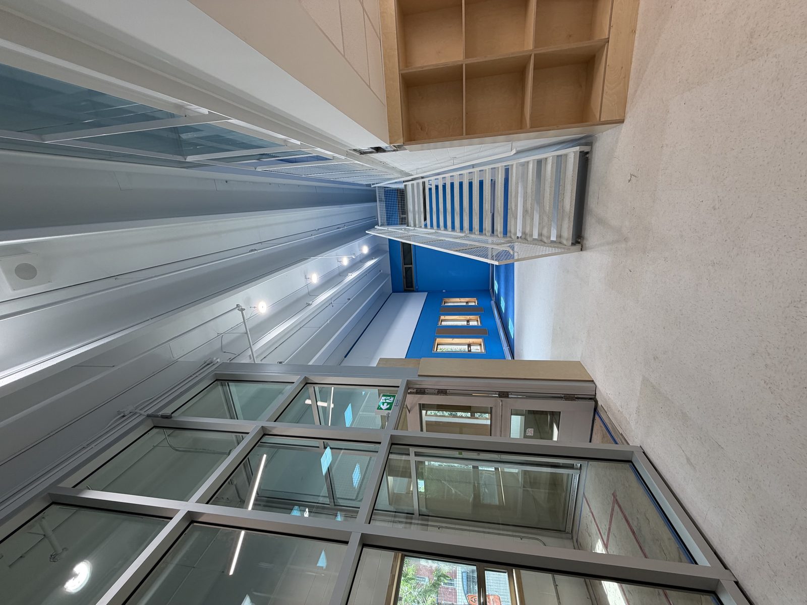Corridor et mezzanine — ménage après travaux, École Laurier